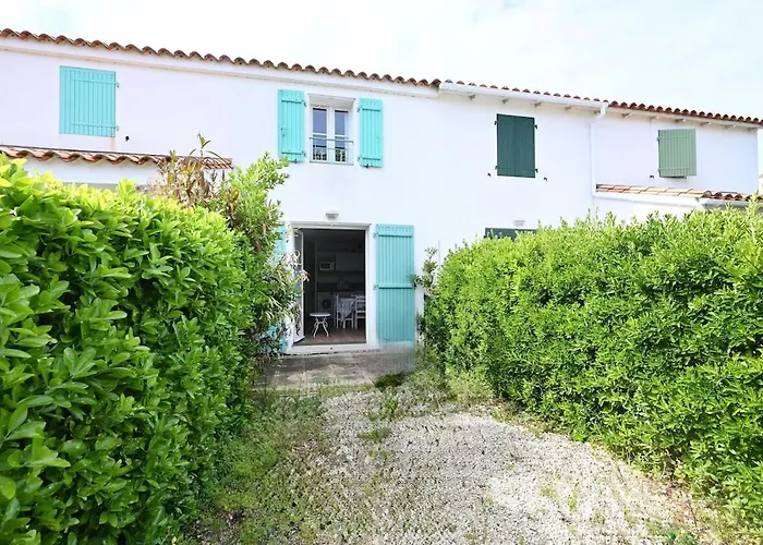 526 Clos Des Thermes 26 Courtyard, Parking And Pool