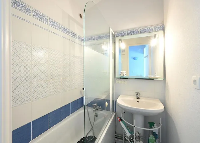 526 Clos Des Thermes 26 Courtyard, Parking And Pool 빌라